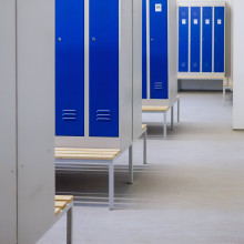 Zabudovaná lavička ku skriniam so šírkou 300 mm, BRIDGE SB LL 300