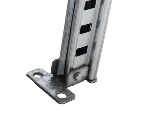 SRACK STEELKIT | Kovová pätka k policovým regálom SRACK